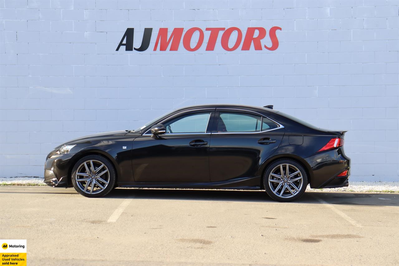 2014 Lexus IS 300h