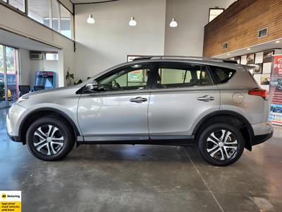 2017 Toyota RAV4 - Thumbnail