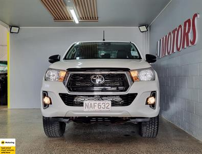 2020 Toyota Hilux - Thumbnail