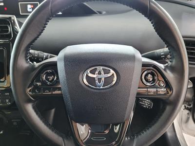 2019 Toyota Prius - Thumbnail