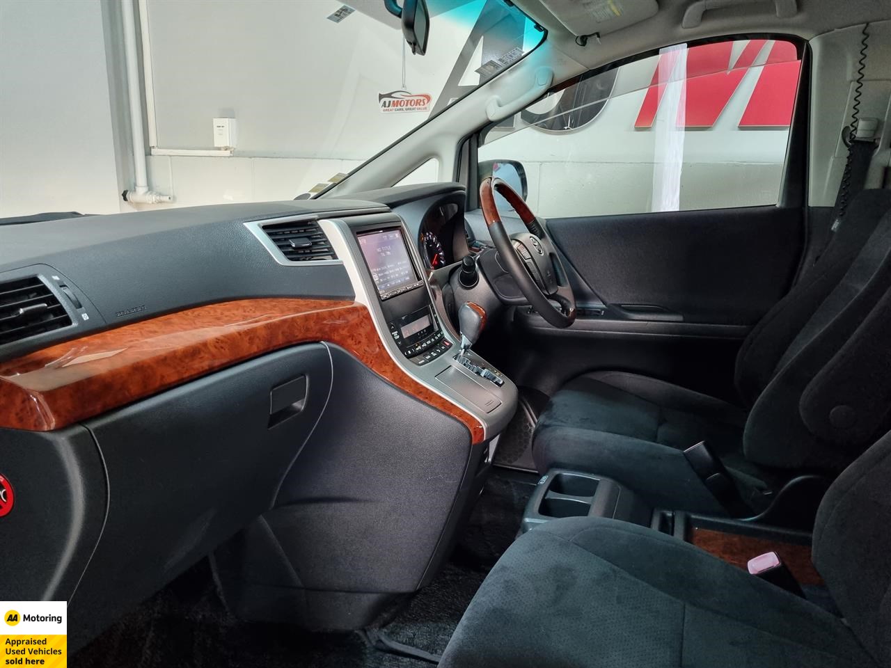 2011 Toyota Alphard