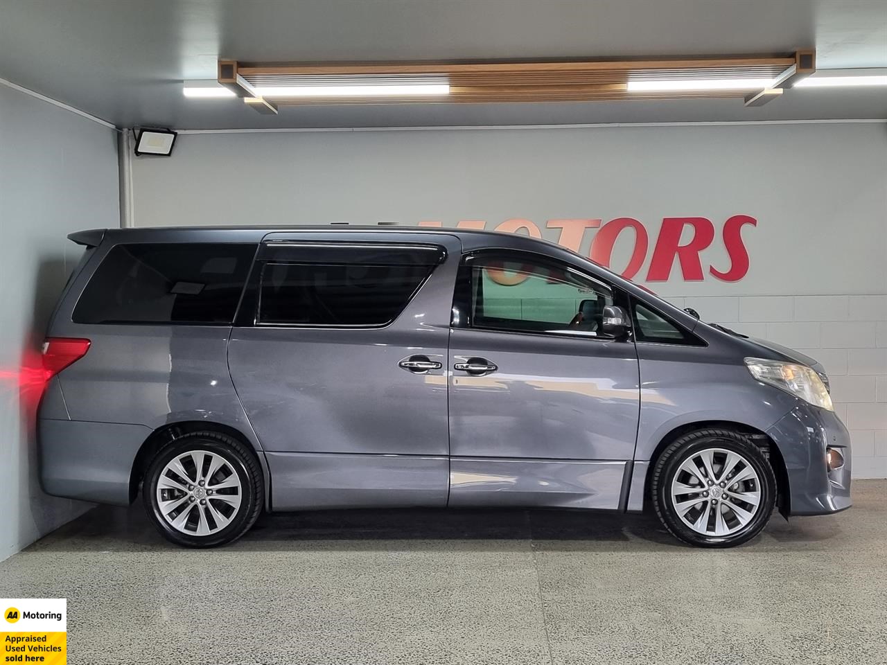 2011 Toyota Alphard