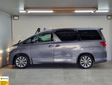 2011 Toyota Alphard - Thumbnail