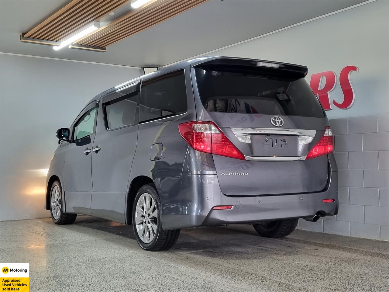 2011 Toyota Alphard