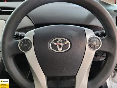 2013 Toyota Prius - Thumbnail