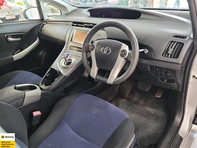 2013 Toyota Prius - Thumbnail