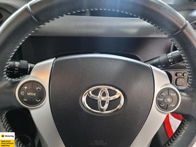 2016 Toyota Aqua - Thumbnail