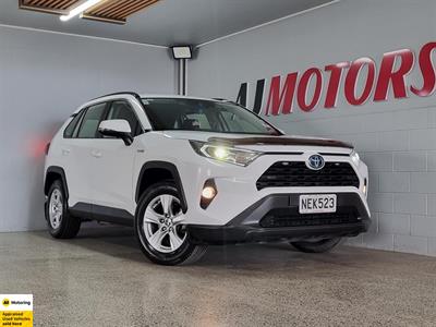 2020 Toyota RAV4 - Thumbnail