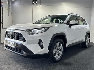 2019 Toyota RAV4 - Thumbnail