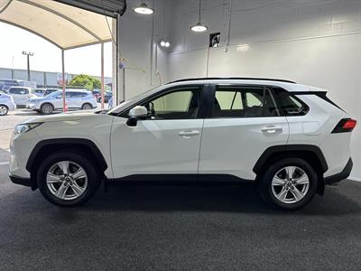 2019 Toyota RAV4 - Thumbnail