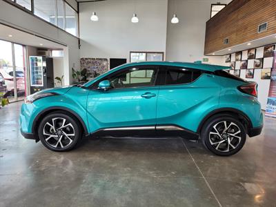 2017 Toyota C-HR - Thumbnail