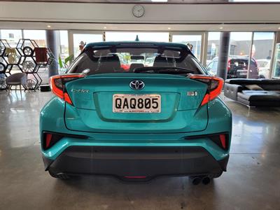 2017 Toyota C-HR - Thumbnail