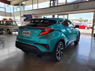 2017 Toyota C-HR - Thumbnail