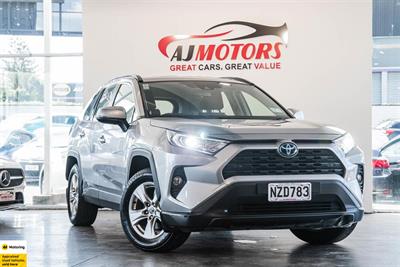 2021 Toyota RAV4 - Thumbnail