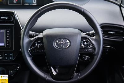 2020 Toyota Prius - Thumbnail