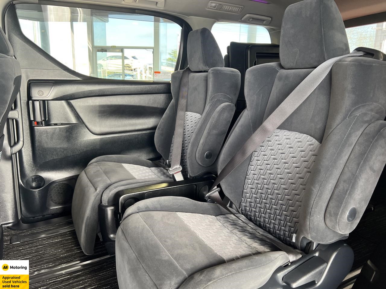 2015 Toyota Vellfire