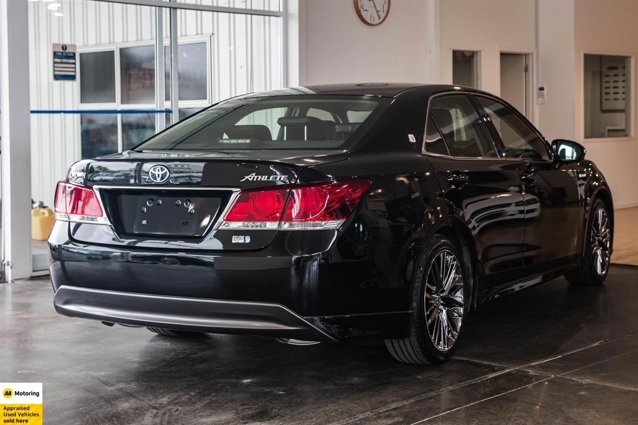 2014 Toyota Crown