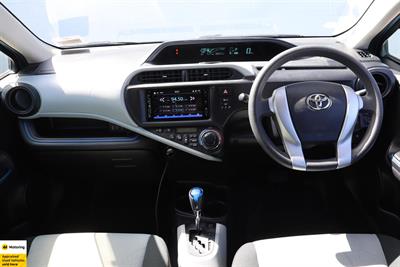 2014 Toyota Aqua - Thumbnail