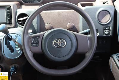 2014 Toyota Spade - Thumbnail