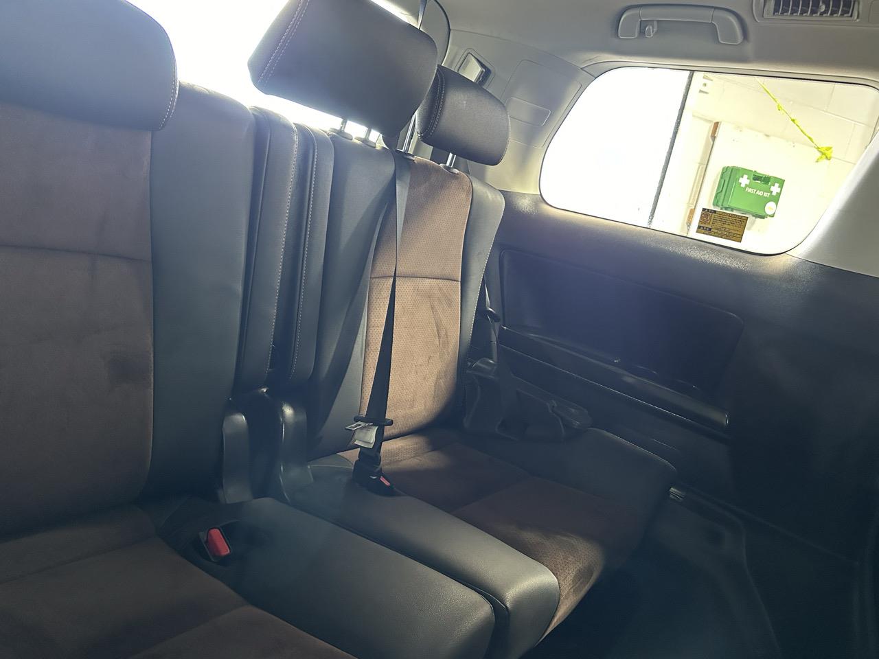 2013 Toyota Alphard