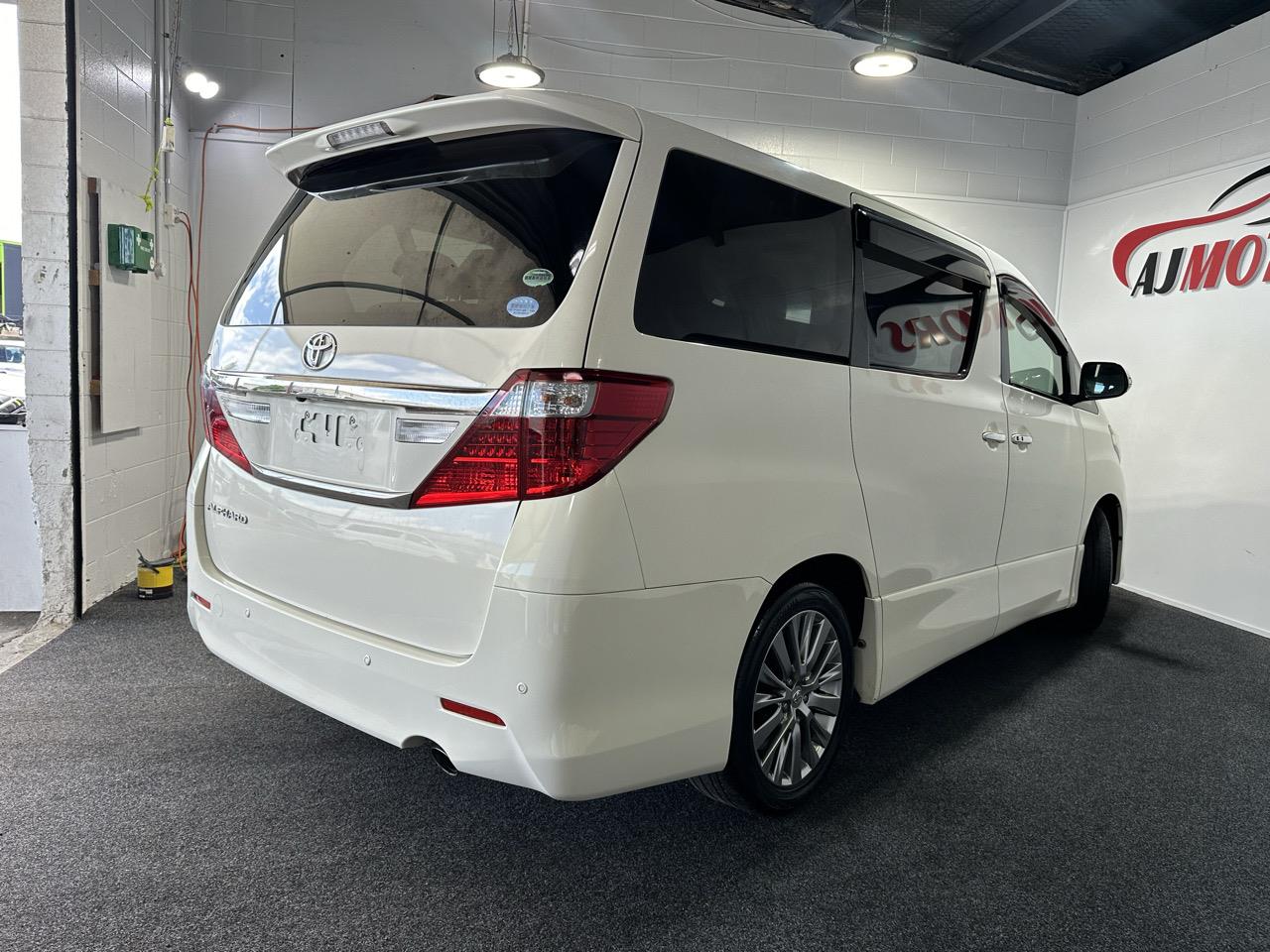 2013 Toyota Alphard