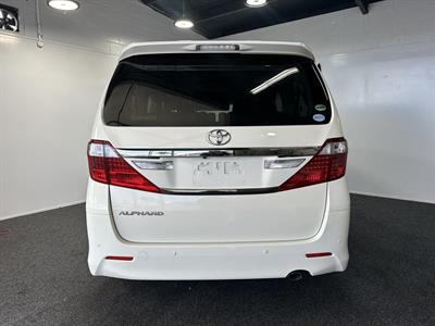 2013 Toyota Alphard - Thumbnail