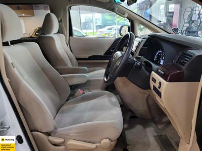 2013 Toyota Alphard - Thumbnail