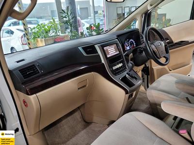 2013 Toyota Alphard - Thumbnail