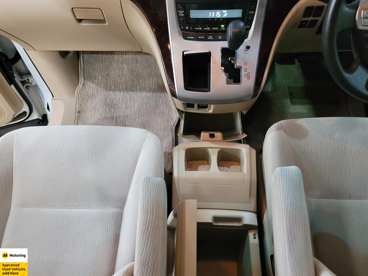 2013 Toyota Alphard