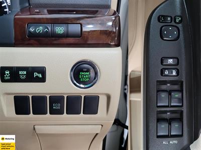 2013 Toyota Alphard - Thumbnail