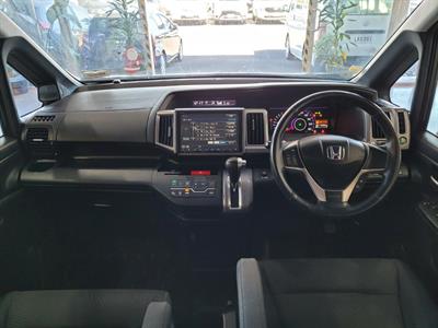 2013 Honda STEPWAGON - Thumbnail