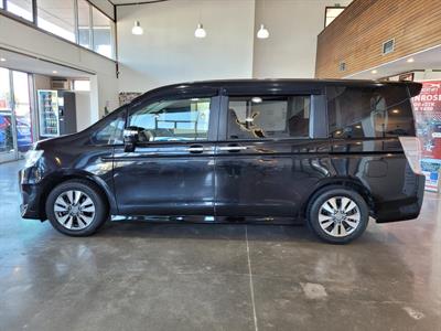 2013 Honda STEPWAGON - Thumbnail