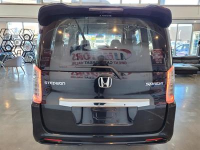 2013 Honda STEPWAGON - Thumbnail