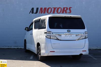 2013 Toyota Vellfire - Thumbnail