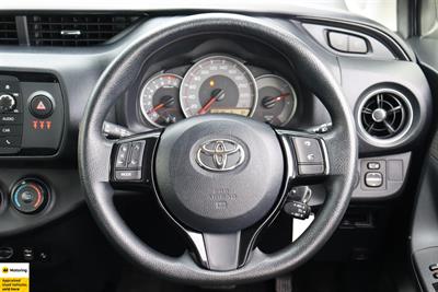 2019 Toyota Yaris - Thumbnail