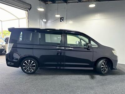 2013 Honda STEPWAGON - Thumbnail