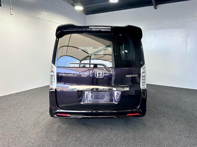 2013 Honda STEPWAGON - Thumbnail