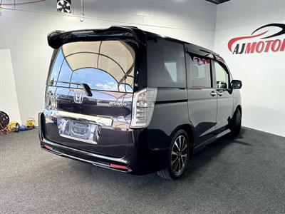 2013 Honda STEPWAGON - Thumbnail