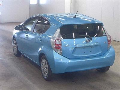 2013 Toyota Aqua - Thumbnail