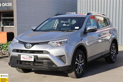 2018 Toyota RAV4 - Thumbnail