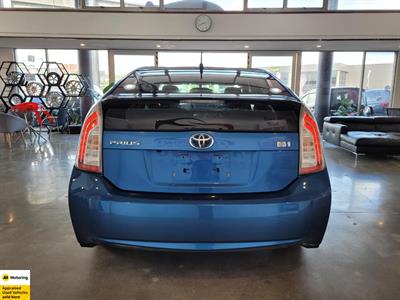 2013 Toyota Prius - Thumbnail