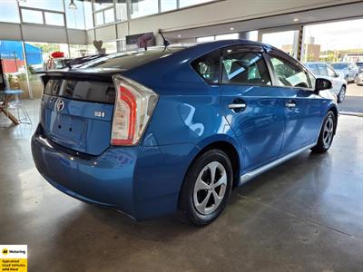 2013 Toyota Prius - Thumbnail