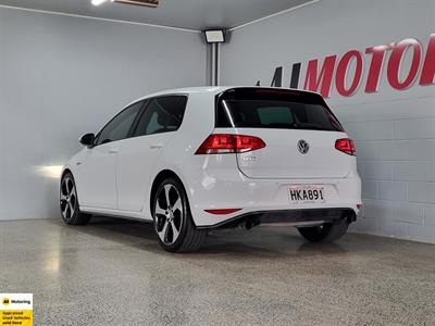 2014 Volkswagen Golf - Thumbnail