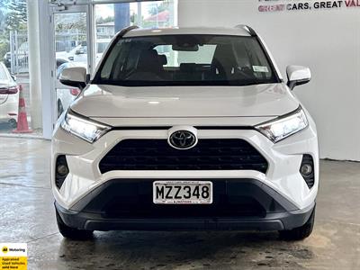 2020 Toyota RAV4 - Thumbnail