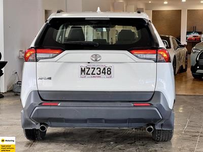 2020 Toyota RAV4 - Thumbnail