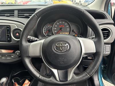 2013 Toyota Vitz - Thumbnail