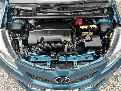 2013 Toyota Vitz - Thumbnail