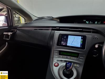 2012 Toyota Prius - Thumbnail