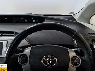 2012 Toyota Prius - Thumbnail