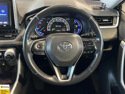 2019 Toyota RAV4 - Thumbnail